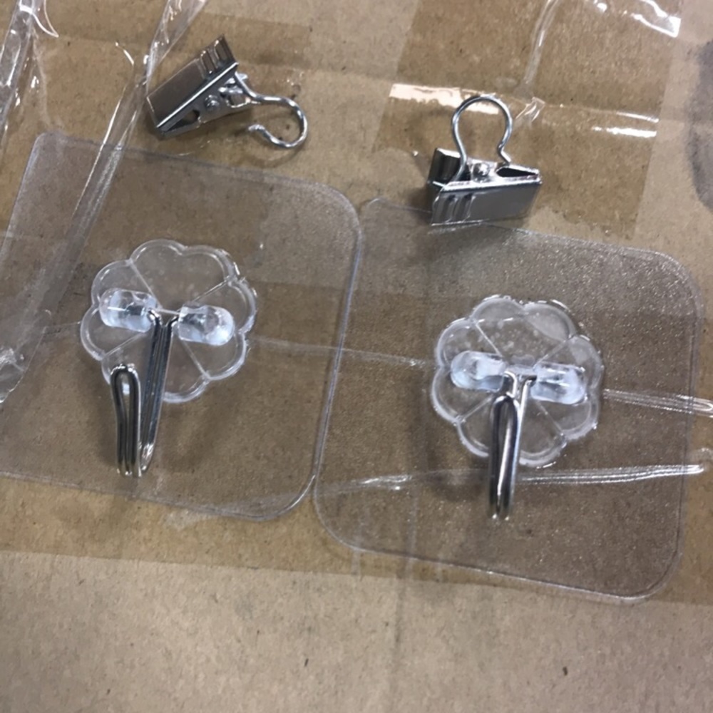 Wall Hooks 13lb Max Reusable 20 count